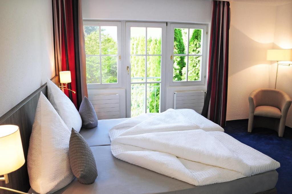 Hotel Krone Ueberlingen Am Ried ซิงเงน ภายนอก รูปภาพ
